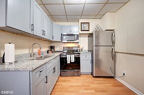 Newly Renovated Studio in the Heart of Pilsen by AllSet Turnover