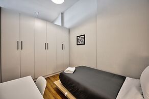 Bright & Spacious West Town Loft by AllSet Turnover