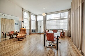 Bright & Spacious West Town Loft by AllSet Turnover