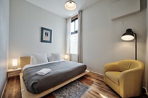 Bright & Spacious West Town Loft by AllSet Turnover