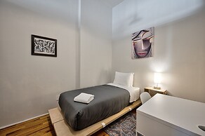 Bright & Spacious West Town Loft by AllSet Turnover