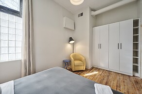 Bright & Spacious West Town Loft by AllSet Turnover