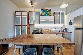 Bright & Spacious West Town Loft by AllSet Turnover