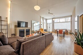 Bright & Spacious West Town Loft by AllSet Turnover