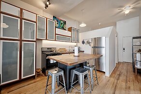 Bright & Spacious West Town Loft by AllSet Turnover