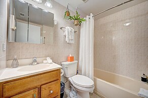 Centrally Located Swedish Design Andersonville 2bd by AllSet Turnover