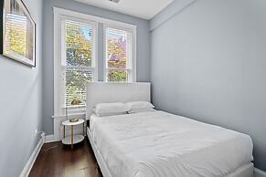 Lincoln Park Mega Space 2 Parking Spaces Sleeps 18 by AllSet Turnover