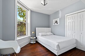 Lincoln Park Mega Space 2 Parking Spaces Sleeps 18 by AllSet Turnover