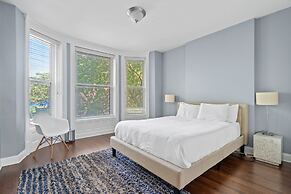 Lincoln Park Mega Space 2 Parking Spaces Sleeps 18 by AllSet Turnover