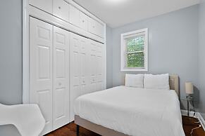 Lincoln Park Mega Space 2 Parking Spaces Sleeps 18 by AllSet Turnover