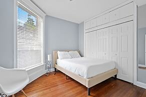 Lincoln Park Mega Space 2 Parking Spaces Sleeps 18 by AllSet Turnover