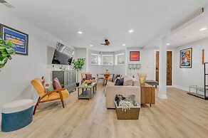 Modern Design 2bd Garden Condo Near United Center by AllSet Turnover