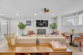 Modern Design 2bd Garden Condo Near United Center by AllSet Turnover