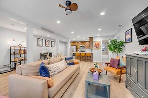 Modern Design 2bd Garden Condo Near United Center by AllSet Turnover