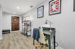 Modern Design 2bd Garden Condo Near United Center by AllSet Turnover