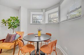 Modern Design 2bd Garden Condo Near United Center by AllSet Turnover