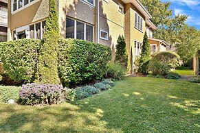 Charming Oak Park 4BD/3.5BA and 2 Private Parking by AllSet Turnover