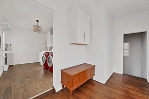 Charming Oak Park 4BD/3.5BA and 2 Private Parking by AllSet Turnover