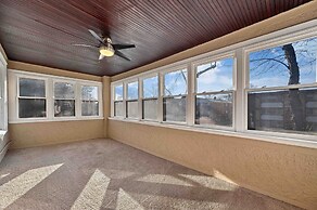 Charming Oak Park 4BD/3.5BA and 2 Private Parking by AllSet Turnover