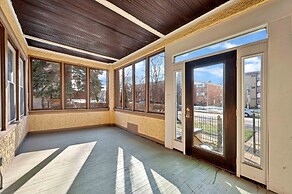 Charming Oak Park 4BD/3.5BA and 2 Private Parking by AllSet Turnover