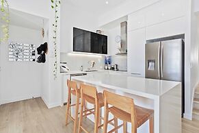 Hillside in the heart of Burleigh