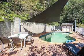 Hillside in the heart of Burleigh