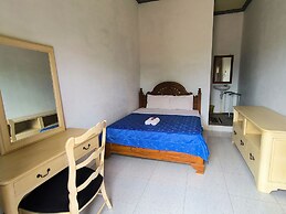 Sunrise Sea Hill Cottages