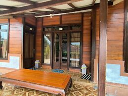 Sunrise Sea Hill Cottages