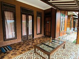 Sunrise Sea Hill Cottages