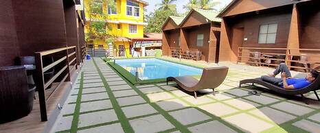 Wood House Beach Resort