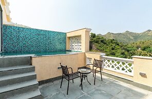 Downtown The Hills Collective