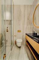 Luxurious & Newly Refurbished Apartment - Champs Elysees