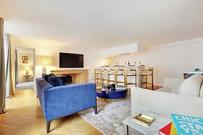 Elegant Apartment - 2bd/6p - Avenue Montaigne