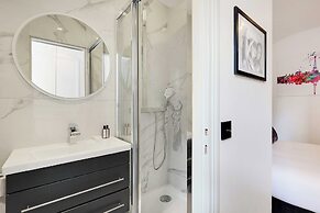 Modern Apartment & Terrace - 2br/6p - Near Nation