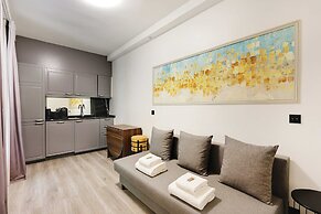 Modern Apartment & Terrace - 2br/6p - Near Nation