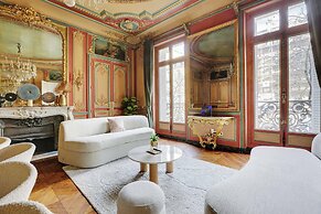 Exceptional Property - 4br/12p - Parc Monceau
