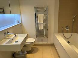 Stunning Park View Quartermile Apartment Close Proximity to Castle & U