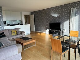 Stunning Park View Quartermile Apartment Close Proximity to Castle & U