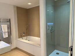 Stunning Park View Quartermile Apartment Close Proximity to Castle & U