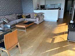 Stunning Park View Quartermile Apartment Close Proximity to Castle & U