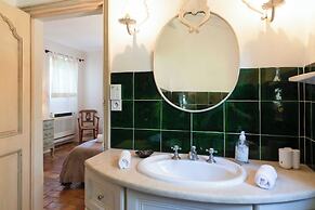 Magnificent House With Swimming Pool - 5br/10p - Gassin