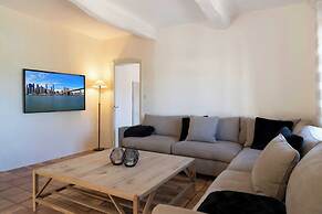 Magnificent House With Swimming Pool - 5br/10p - Gassin