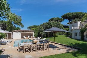 Magnificent House With Swimming Pool - 5br/10p - Gassin