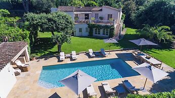 Magnificent House With Swimming Pool - 5br/10p - Gassin