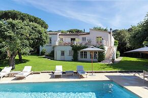Magnificent House With Swimming Pool - 5br/10p - Gassin