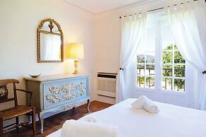 Magnificent House With Swimming Pool - 5br/10p - Gassin