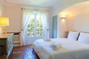 Magnificent House With Swimming Pool - 5br/10p - Gassin