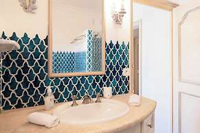 Magnificent House With Swimming Pool - 5br/10p - Gassin