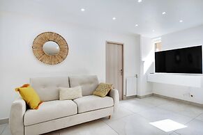 Appartement in the Heart of Paris Canal de L'ourq/crimee