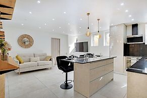 Appartement in the Heart of Paris Canal de L'ourq/crimee